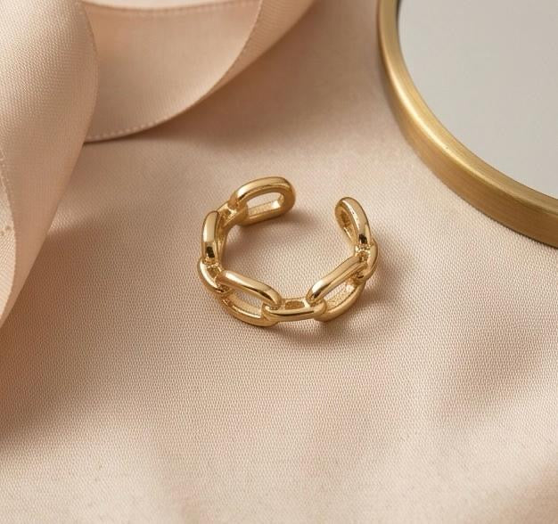 Signature Link Ear Cuff