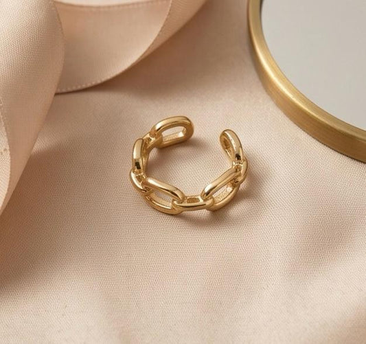 Signature Link Ear Cuff