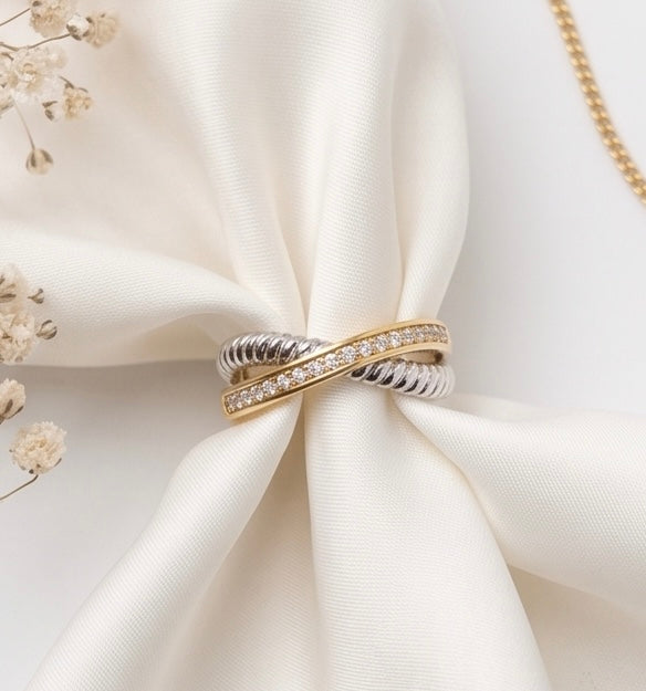 Élan Twist Ring